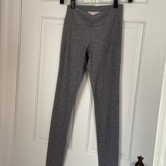 Outdoor Voices grey leggings - Picture 2 of 7